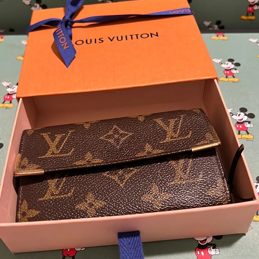 Authentic Louis Vuitton vintage wallet - Picture 1 of 16
